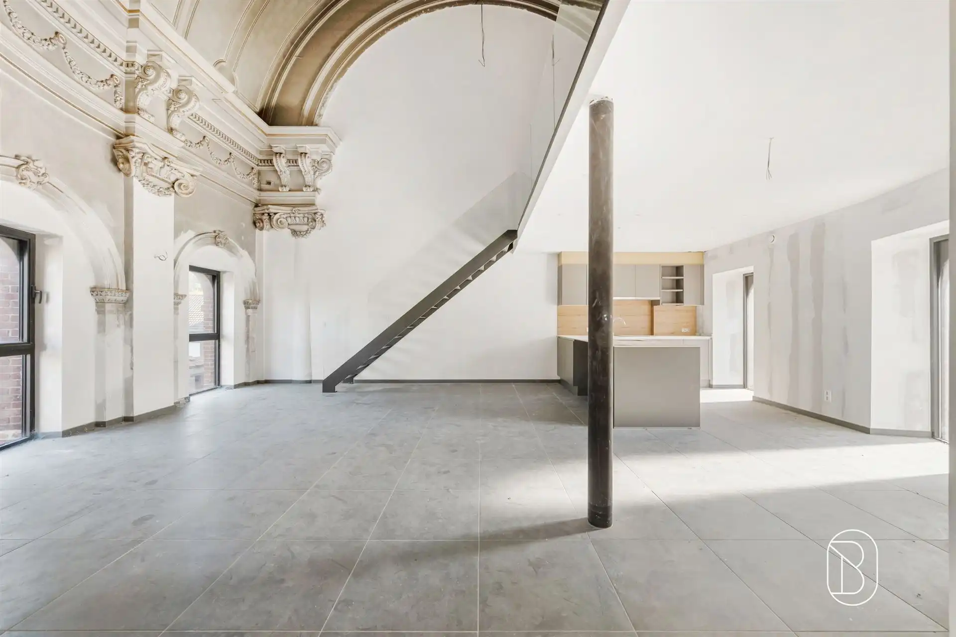 Uniek appartement in voormalige kapel in Celles foto 4