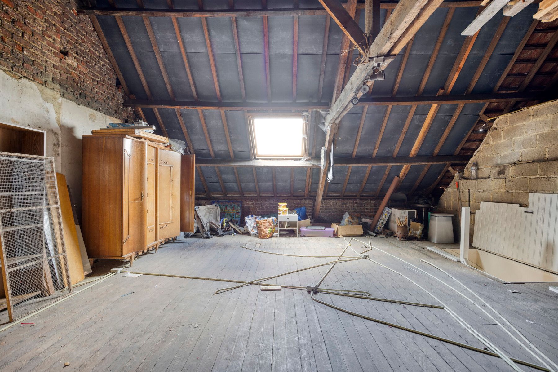 TOPPER: ruime instapklare woning met een enorm potentieel! foto 23