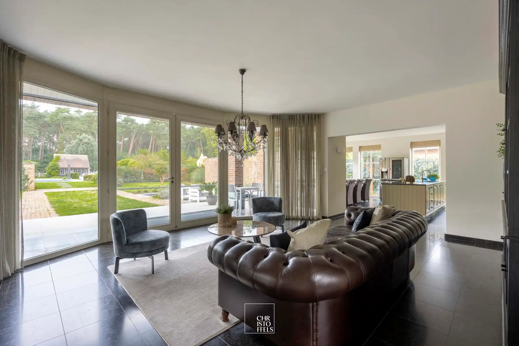 Exclusief landhuis met buitenzwembad op perceel van 2.787m² aan de bosrand. foto 34