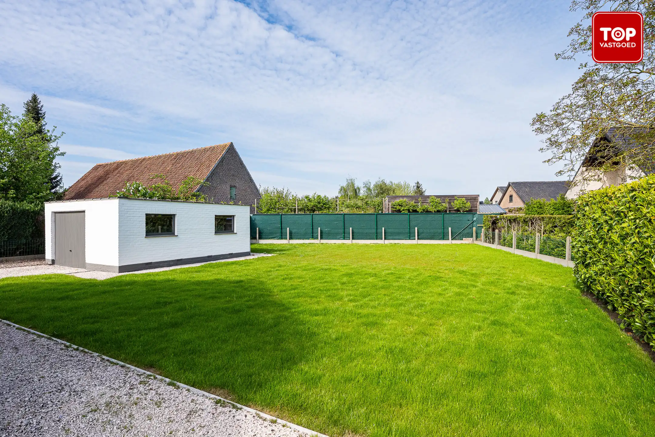 Instapklare open bebouwing met mooie tuin en gelijkvloers karakter.  foto 24