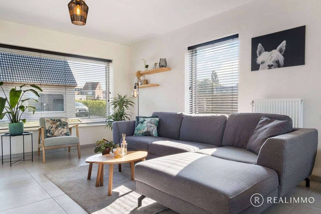 Recente gezinswoning in een rustige wijk! foto 7