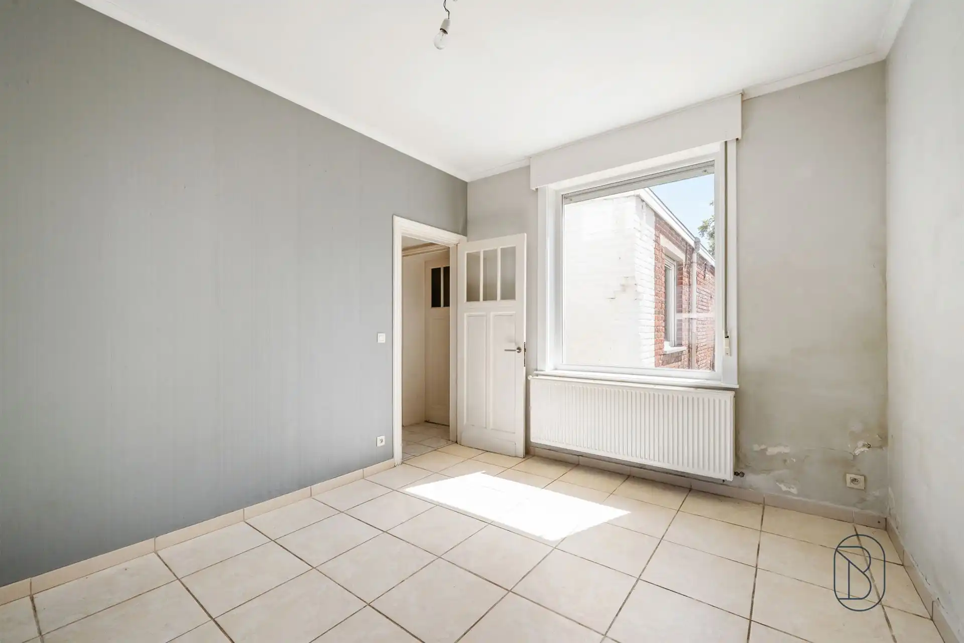 Ruime gezinswoning met 4 slaapkamers en grote tuin! foto 10