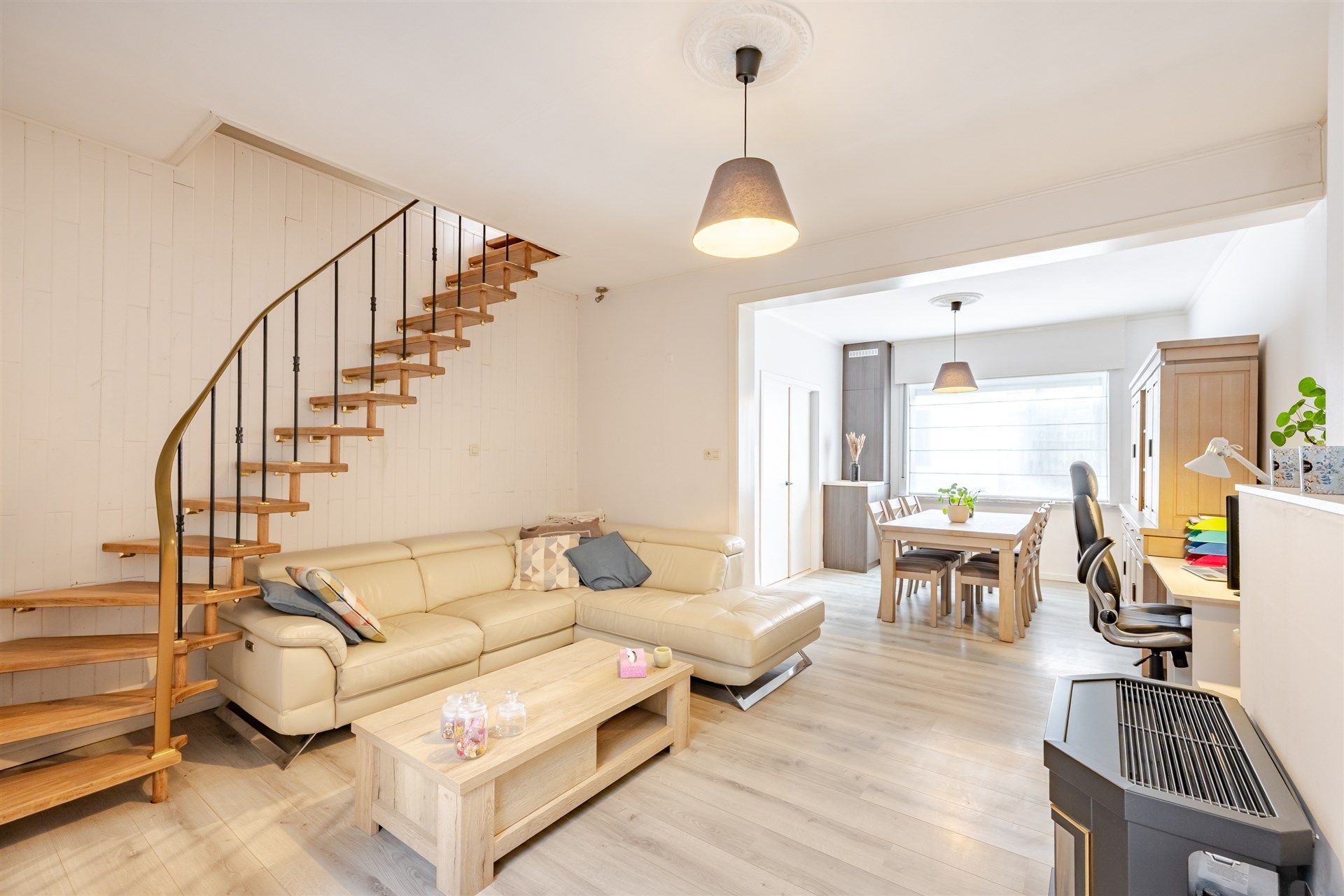 Instapklare en gerenoveerde woning met drie slaapkamers, tuin en zonnepanelen in het centrum van Welle foto 6