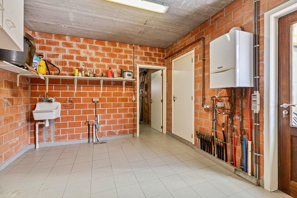 RENINGE: Heel interessante starterswoning of investeringswoning met tal van mogelijkheden, 2 (mog. 3) slaapkamers, ruime garage en zonnige tuin op 313m² grondoppervlakte. foto 13