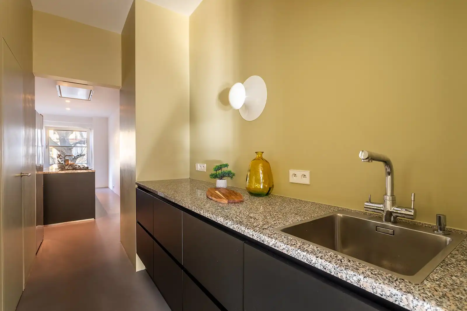 Architecturale parel met een zee van ruimte foto 17