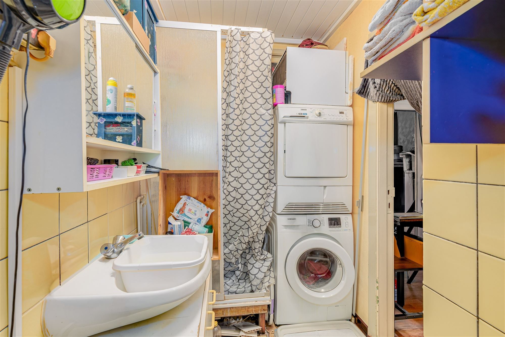 Te renoveren woning met koer thans ingedeeld in 2 appt foto 16
