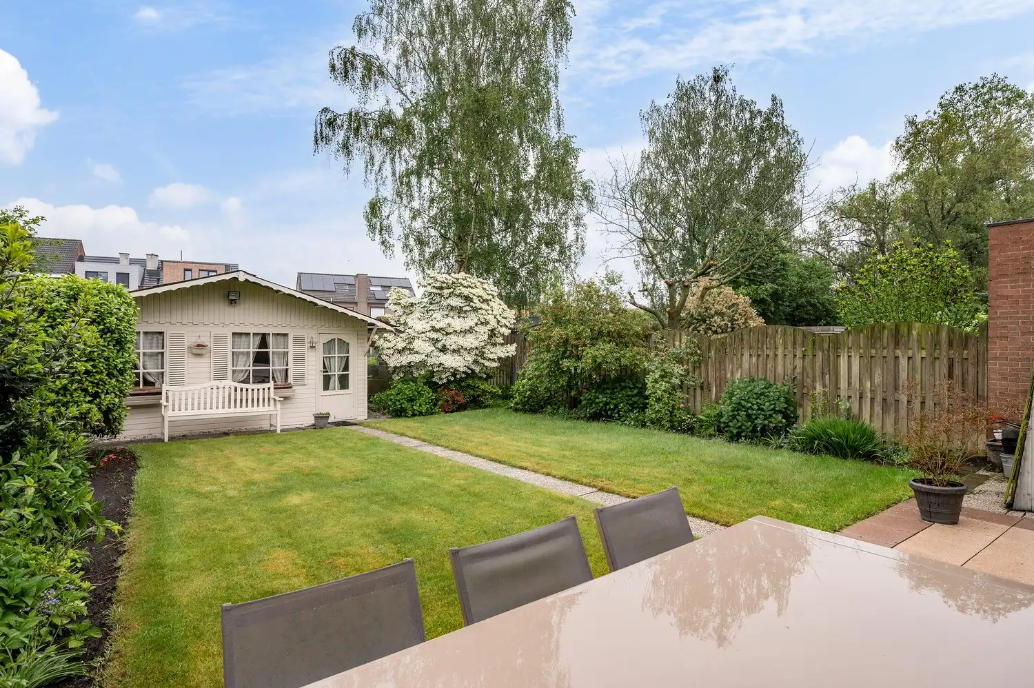 Charmante gezinswoning met 3 slaapkamers, veranda en tuin. foto 25