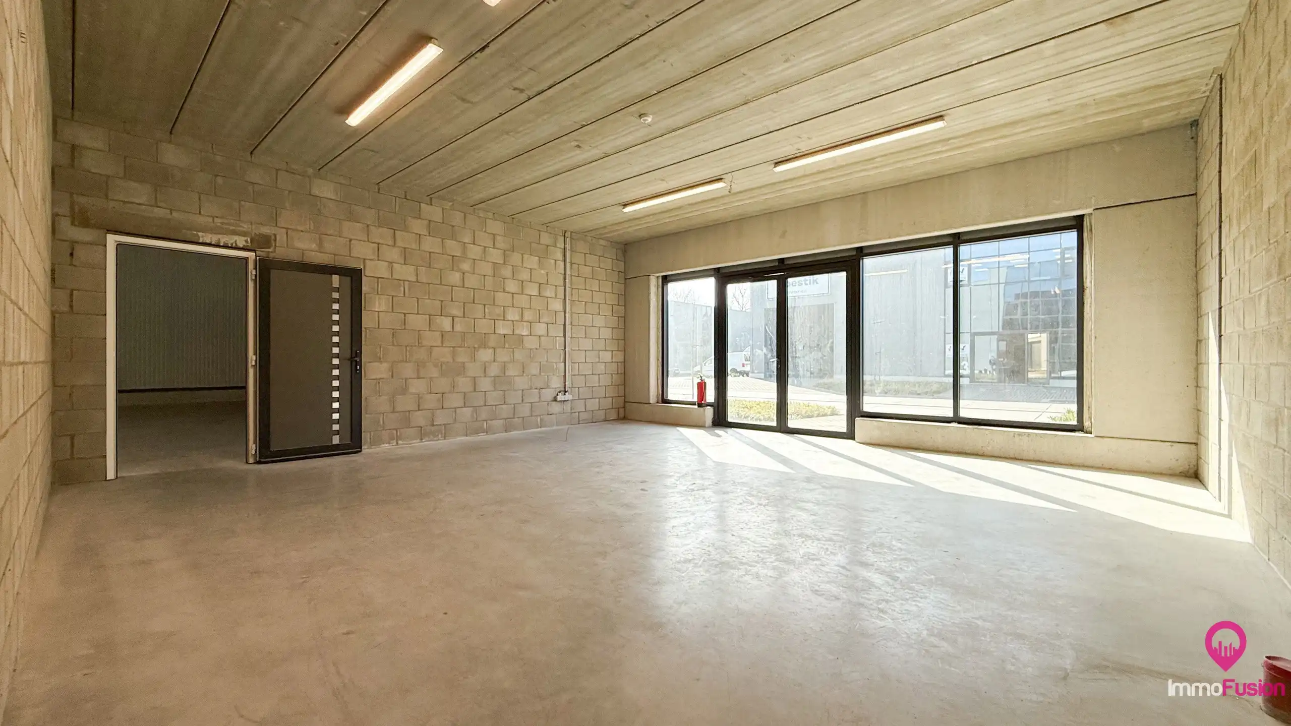 Recente, instapklare magazijnruimte van 440 m² te Houthalen! foto 4