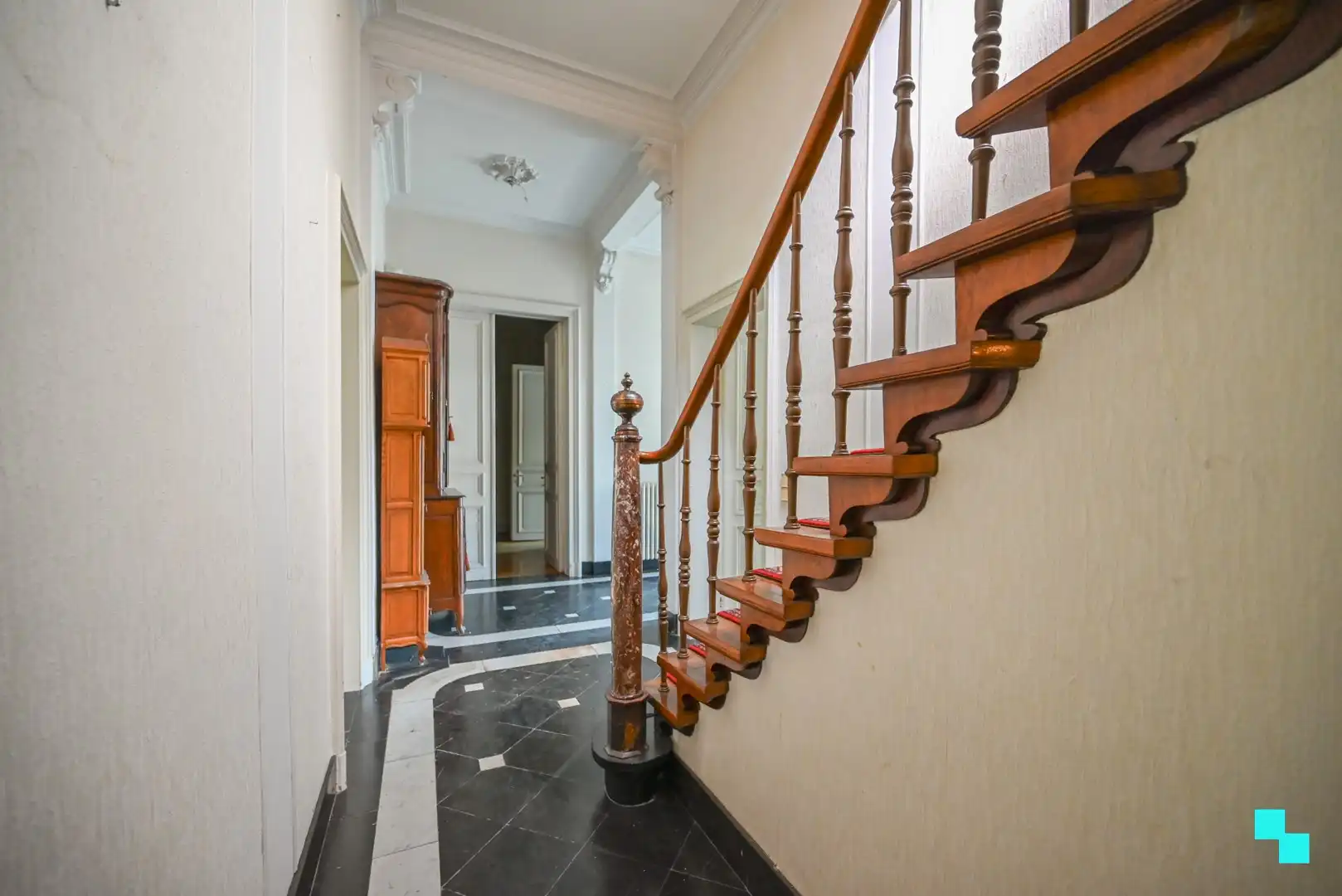 Karaktervolle voormalige pastorie met vier slaapkamers gelegen op een perceel van 1.605 m² foto 20