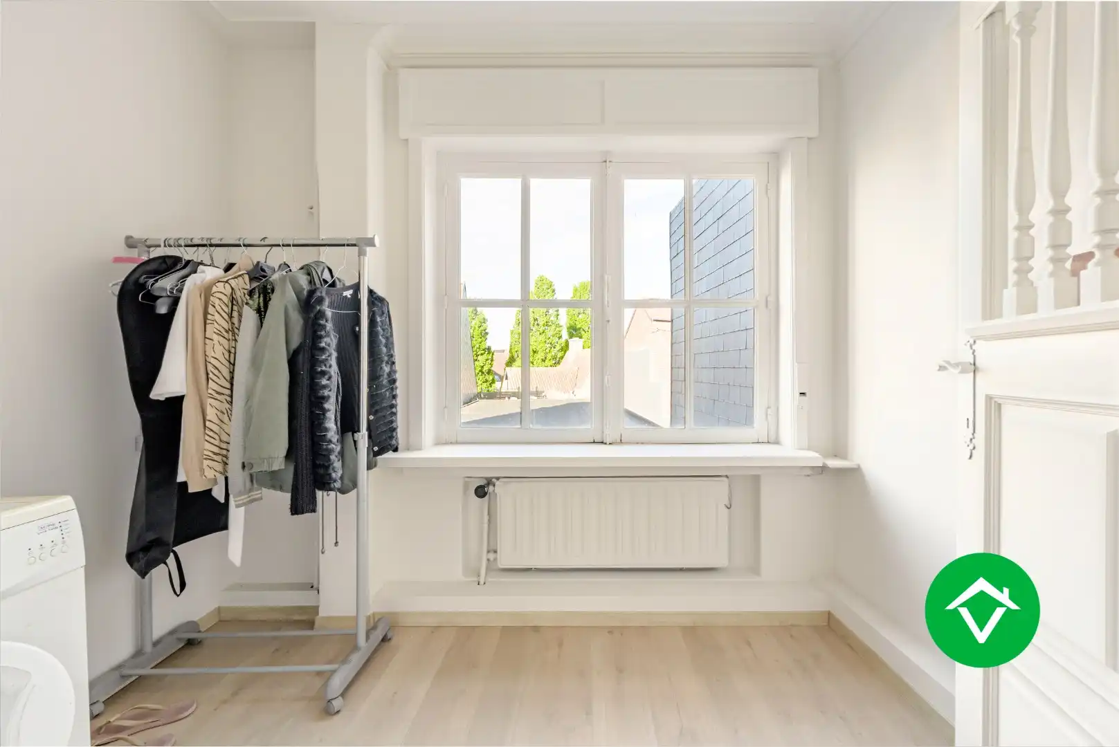 Ruim triplex appartement met 5 slaapkamers, in het centrum van Torhout foto 24