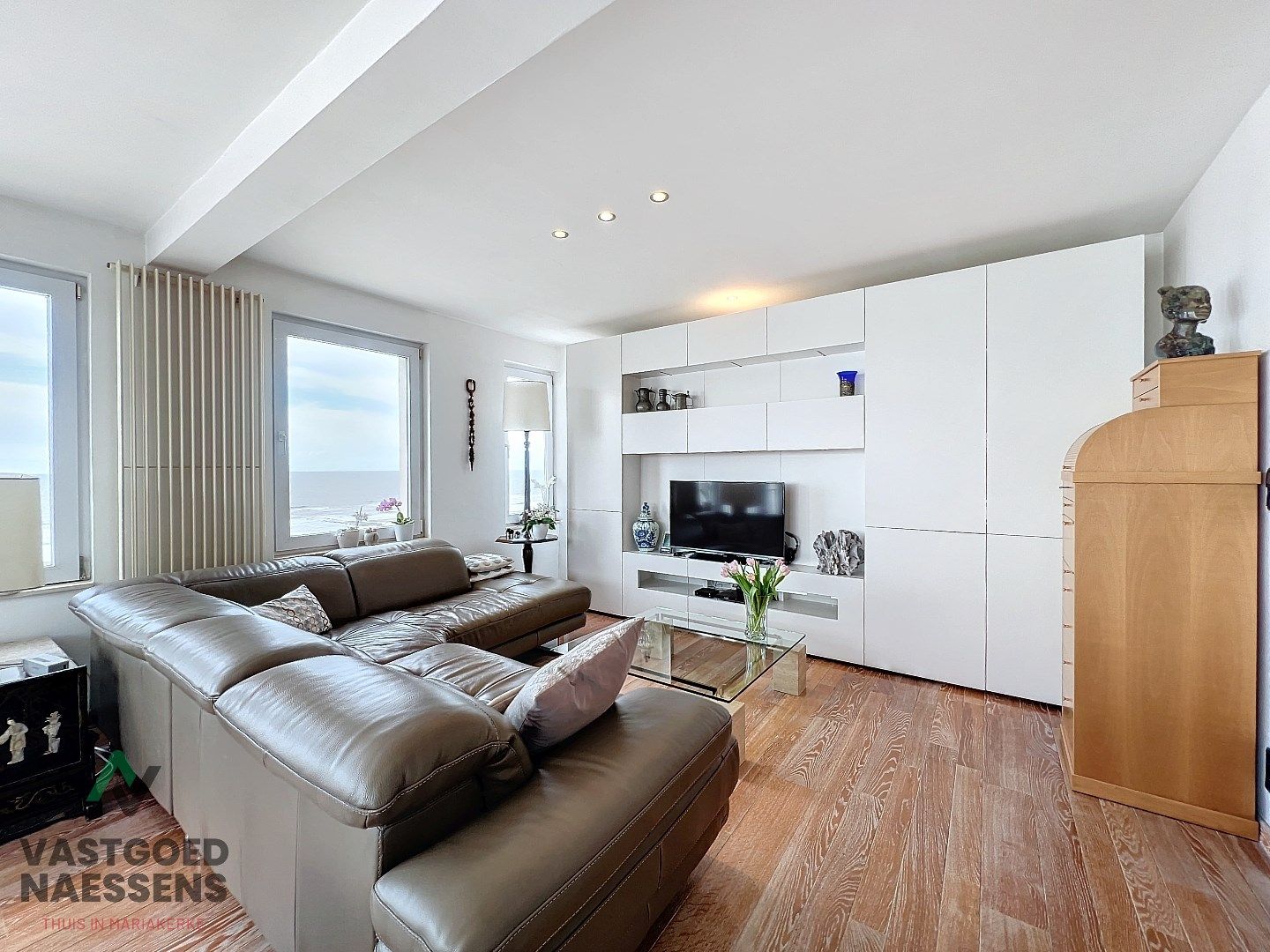 SCHITTEREND HOEK-APPARTEMENT MET PANORAMISCH ZICHT foto 3