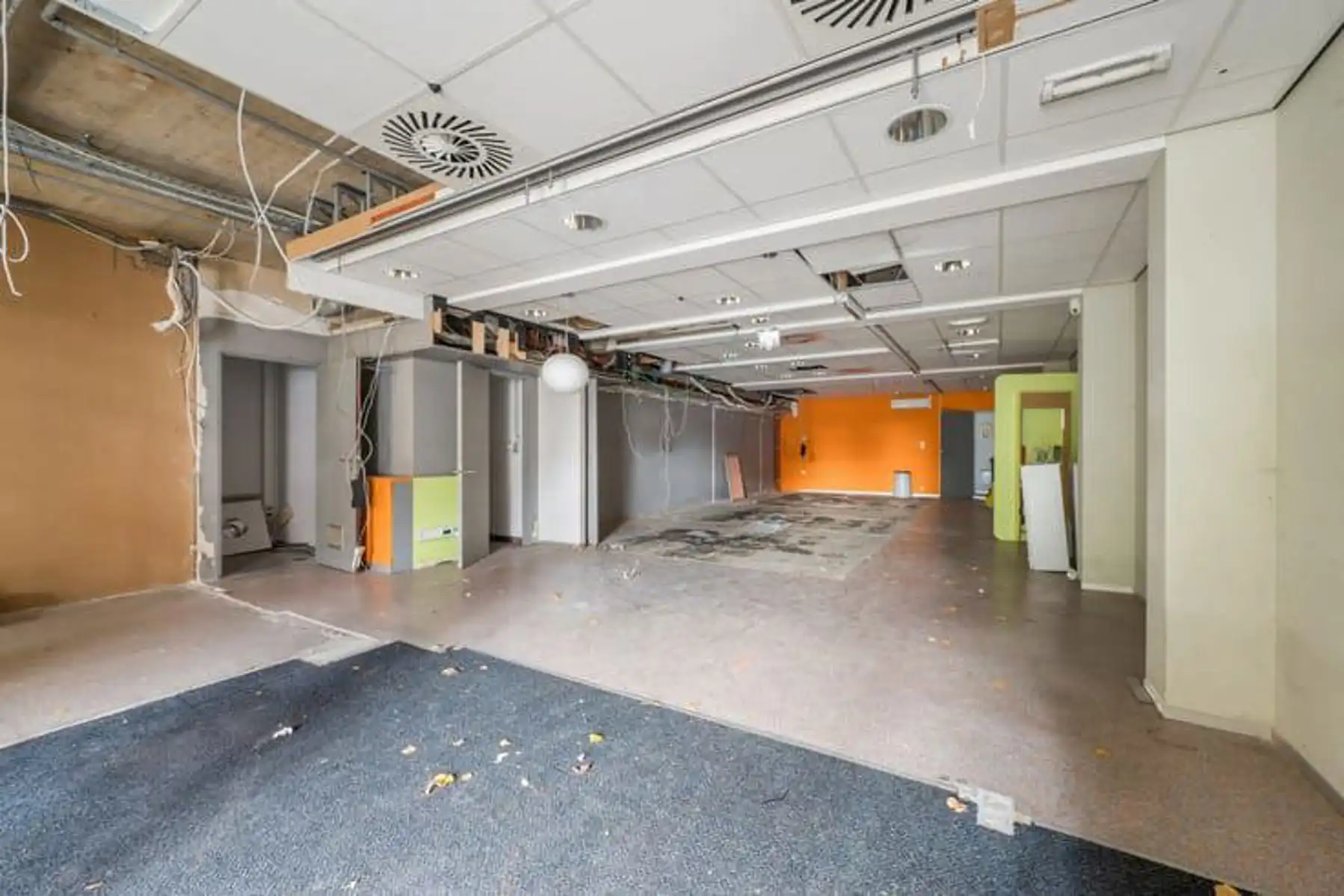 Polyvalent handelspand op centrale marktlocatie met parkeermogelijkheden foto 3