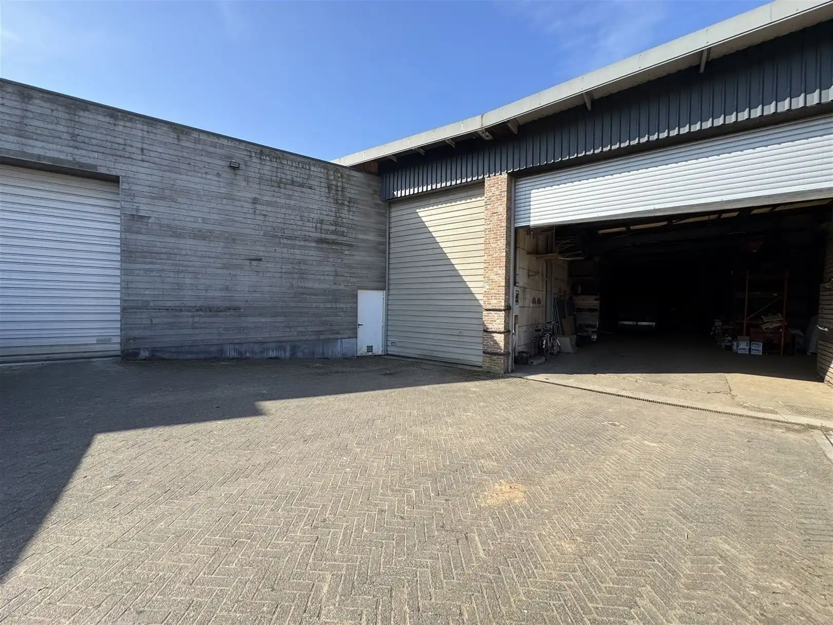 Woning met kantoren en magazijn van 1500m² foto 23