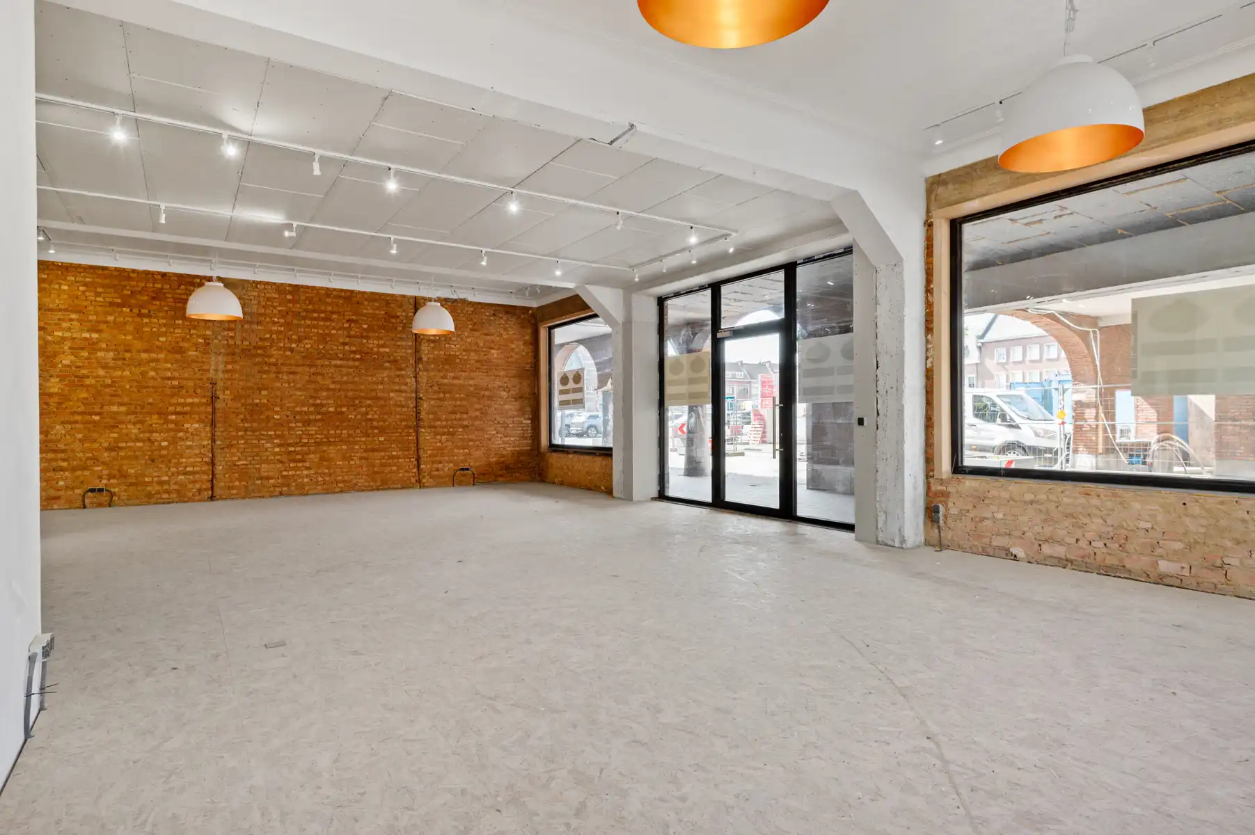 Ruim handelspand van ca. 165 m² op een commerciële locatie. foto 7