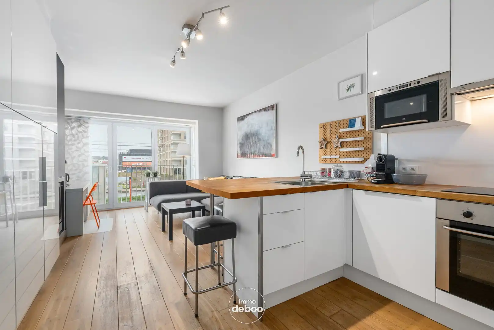 Instapklaar appartement met open zicht nabij het strand van Mariakerke foto {{pictureIndex}}