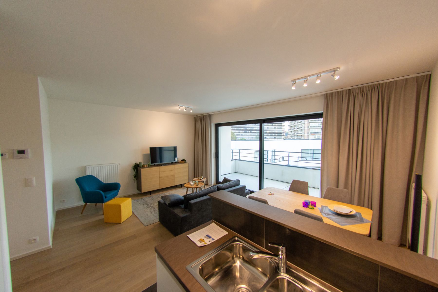 Prachtig gemeubeld appartement 2 KAMERS + 2 TERRASSEN!!!! foto 3