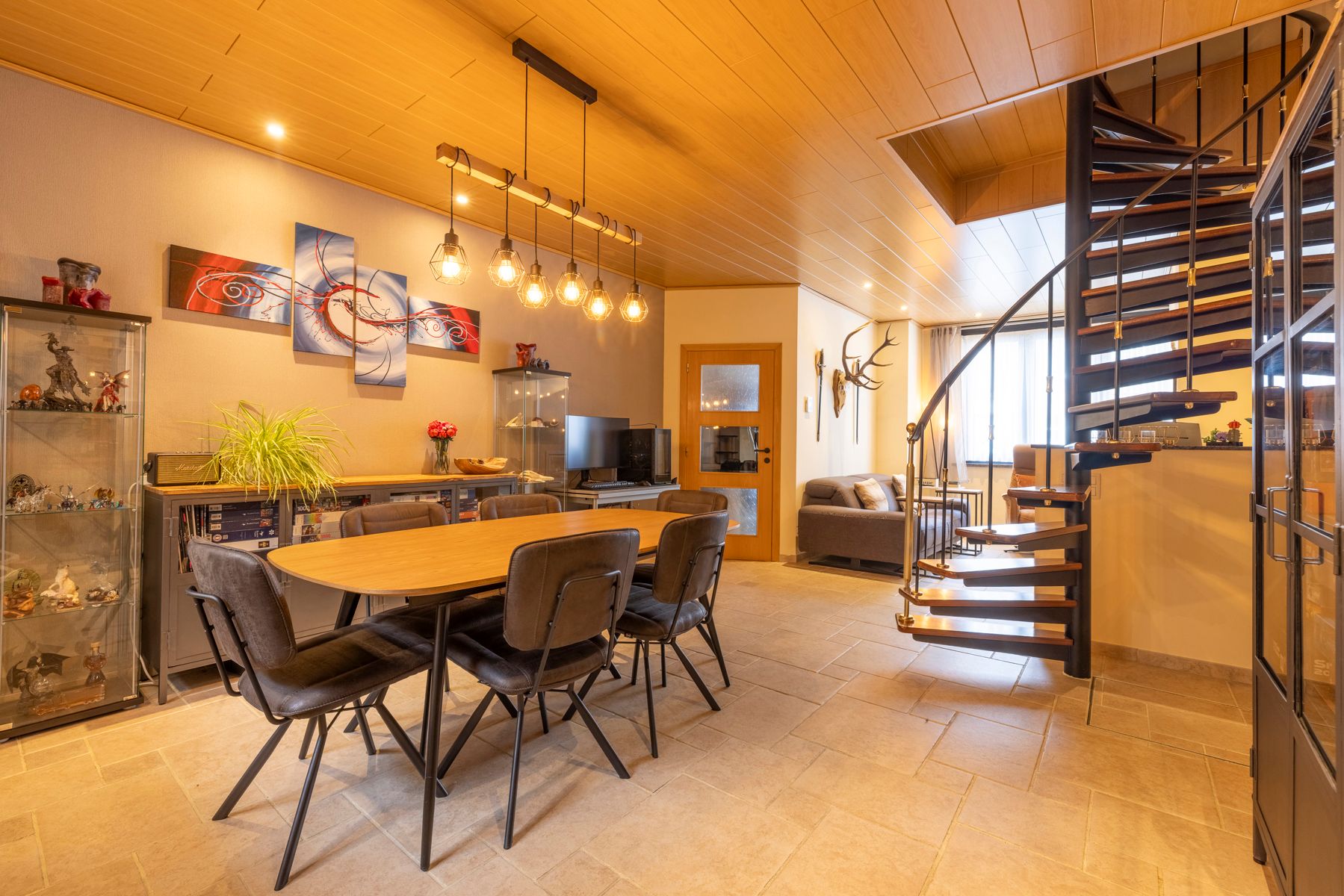 VERNIEUWDE WONING MET 3 SLAAPKAMERS EN TUIN! foto 4