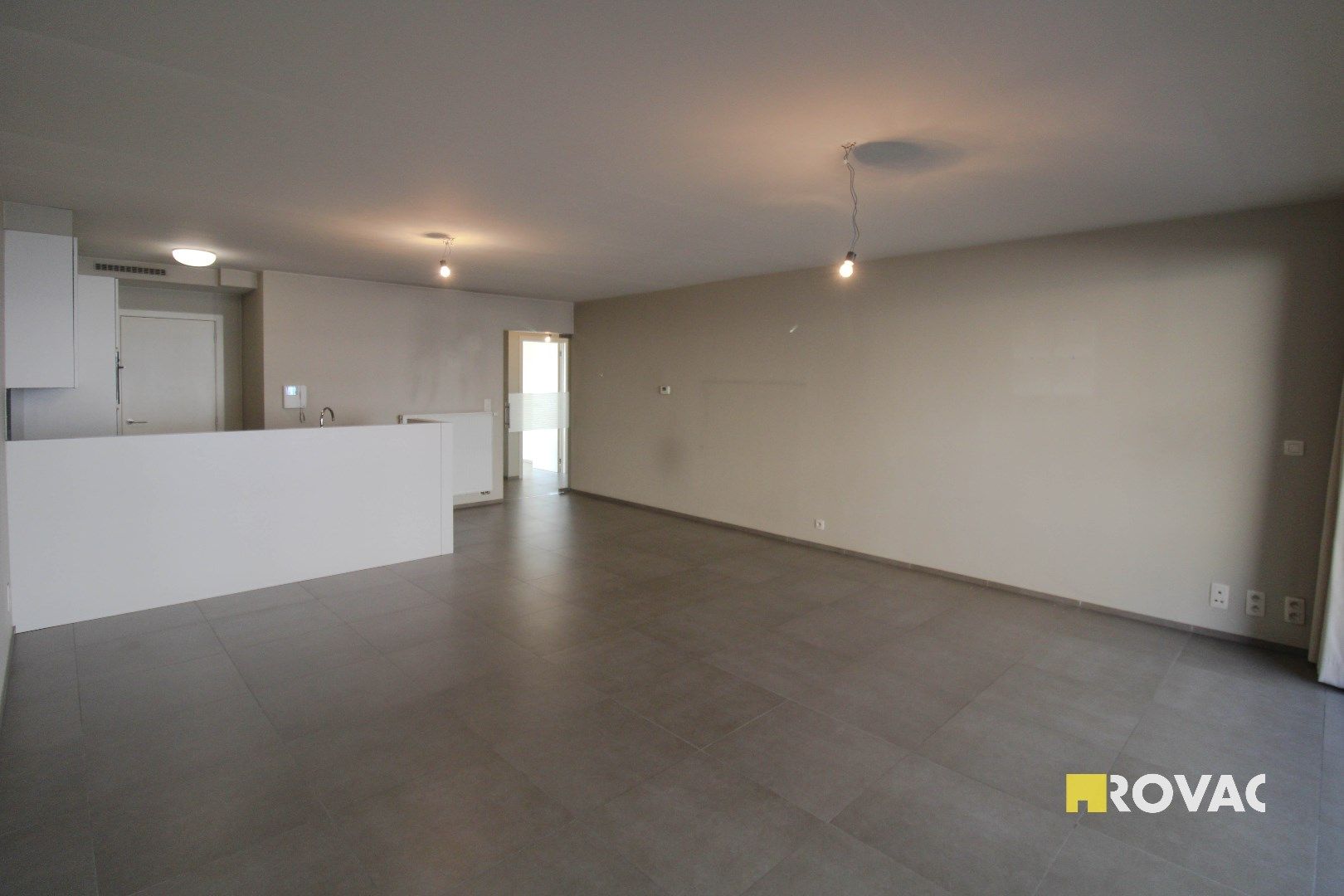 Centraal gelegen appartement op de 1ste verdieping met 2 grote terrassen! foto 5