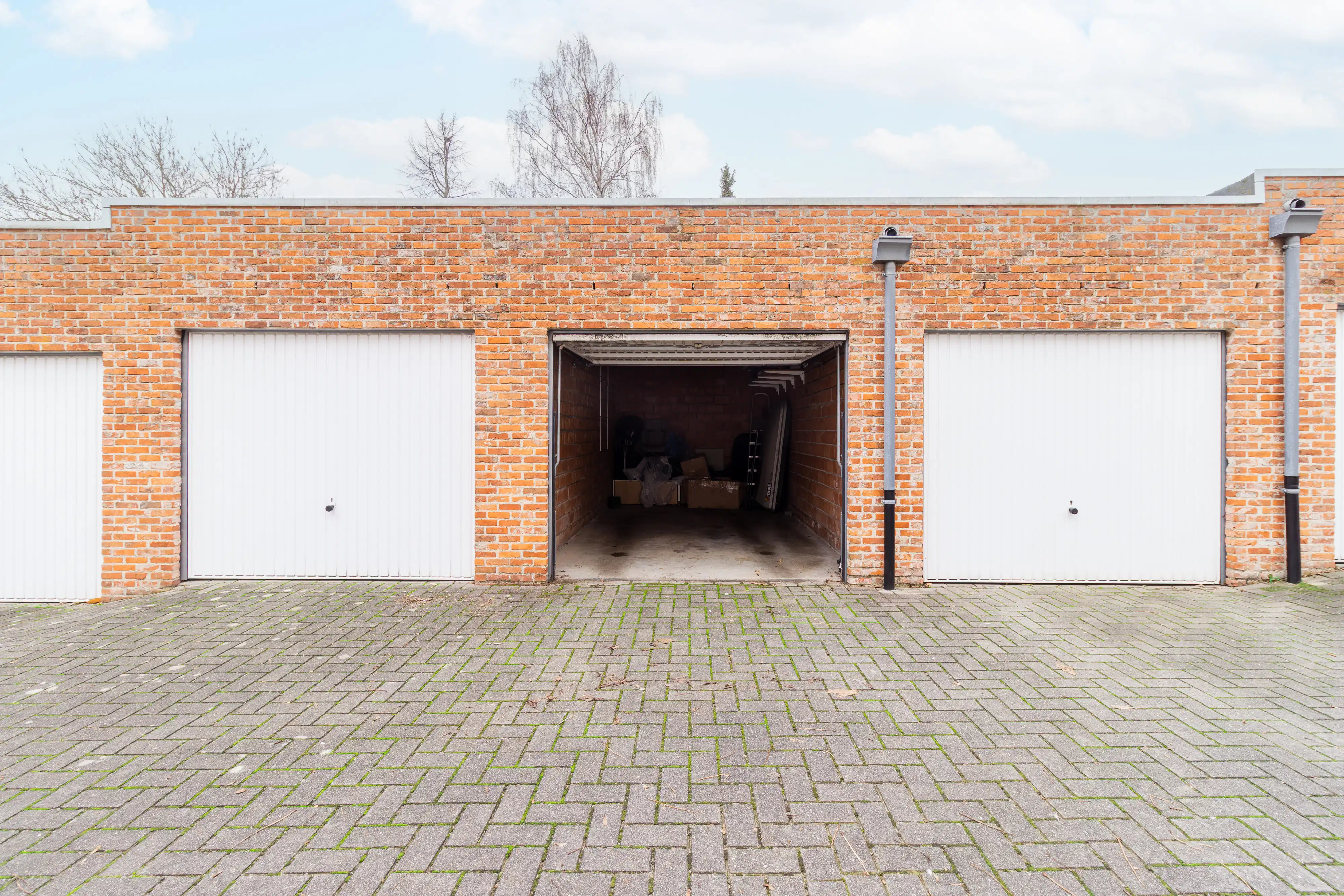 Gelijkvloers appartement met grote tuin en garage foto 19