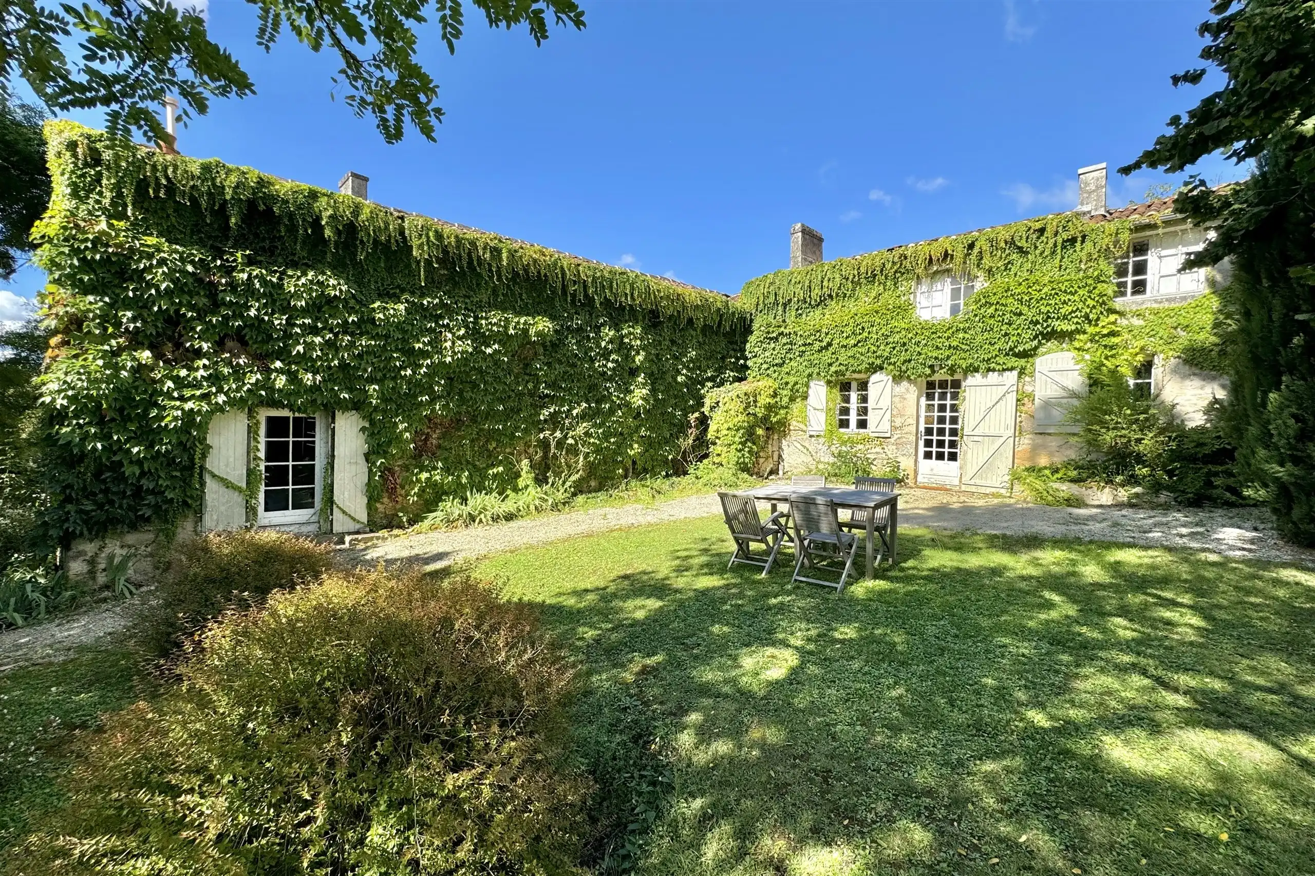 Vakantiegeluk te koop! Romantische eigendom op de heuveltop foto 12