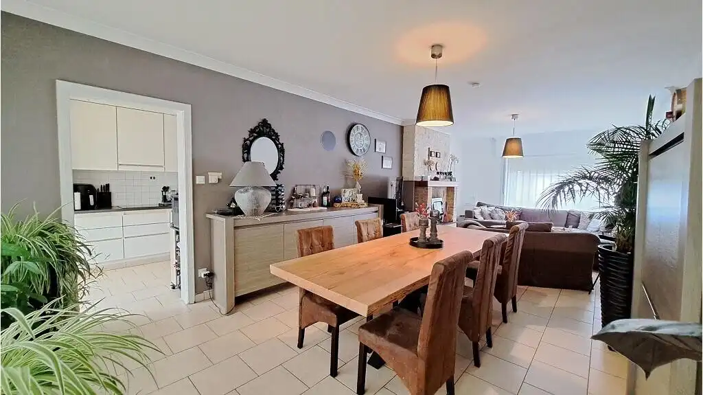 Ruime woning met garage te koop in Assebroek Brugge foto 5