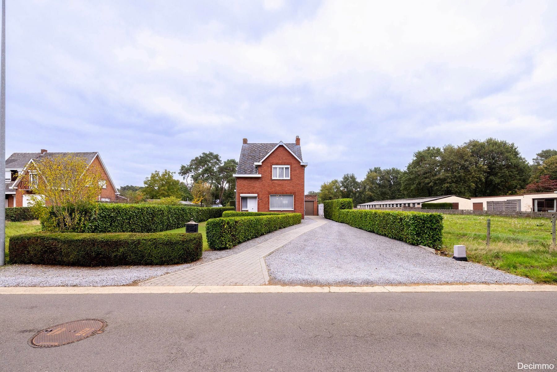 Op te frissen gezinswoning gelegen op rustige locatie foto 32