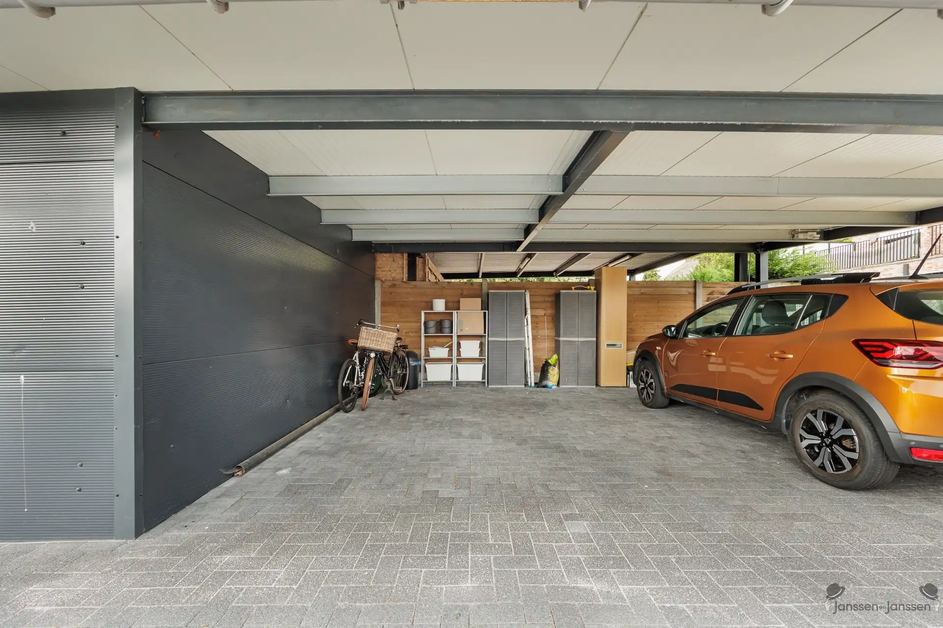 Mooi appartement met schitterend uitzicht en groot terras en parkeerplaats foto 16