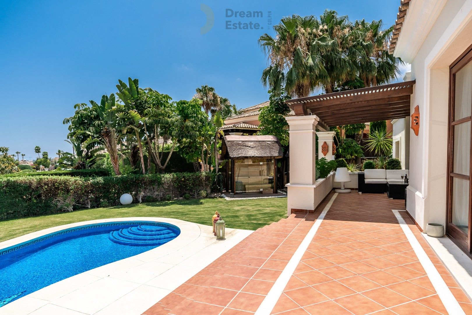 Villa met mooi uitzicht op de bergen en zee te Nueva Andalucia, Marbella foto 19