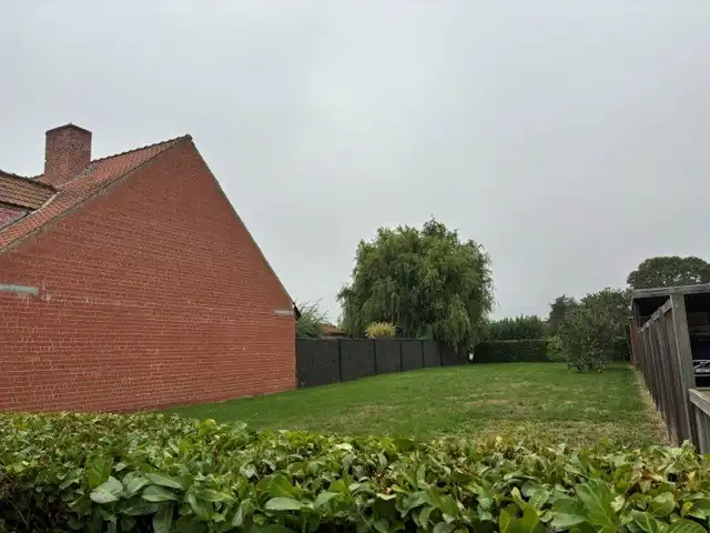 Rustig en toch centraal gelegen stuk bouwgrond van 515m² voor halfopen bebouwing. foto 3