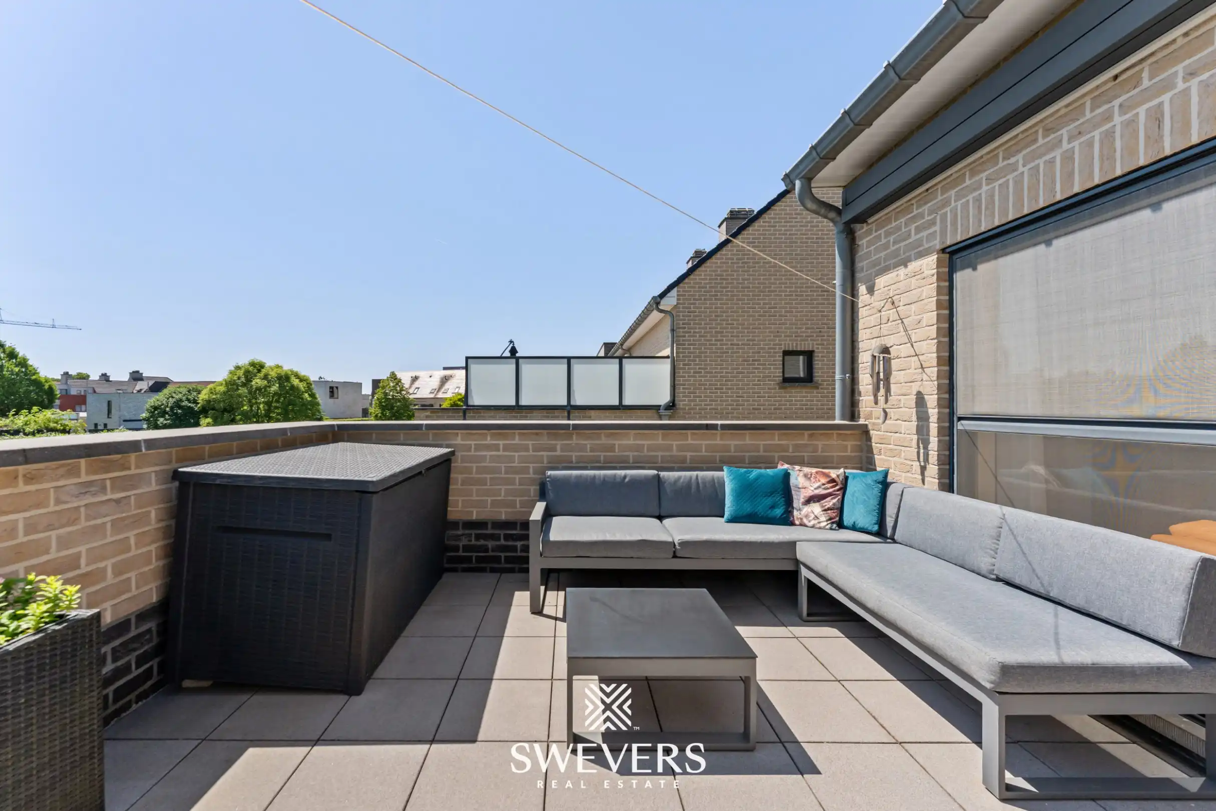 Instapklaar, lichtrijk duplex-appartement met ruim terras in hartje Helchteren foto 5