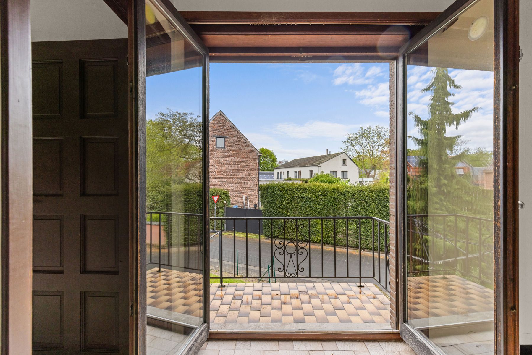 Zeer ruim appartement - te renoveren met 3 slpk's en riante zolder foto 10