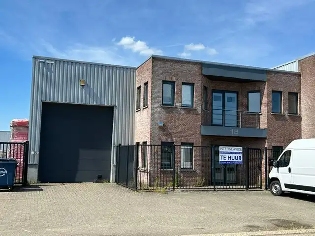 MULTIFUNCTIONEEL BEDRIJFSPAND MET LUXE KANTOREN foto 2