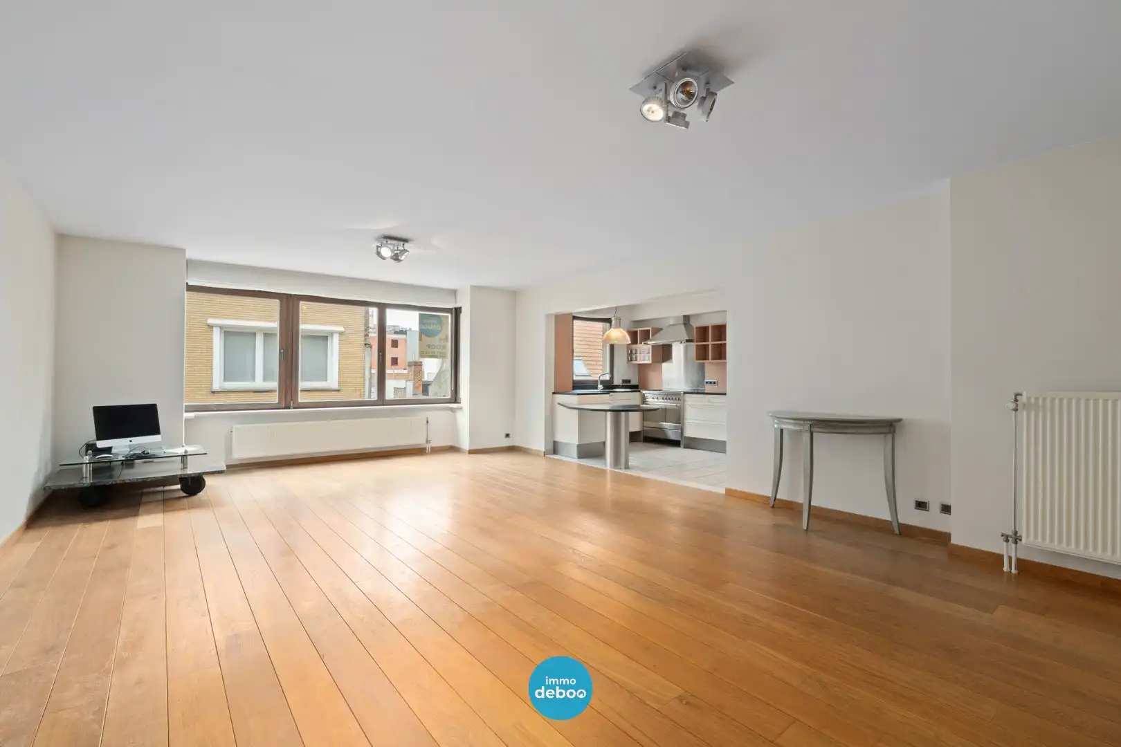 Intapklaar woonappartement te centrum Oostende foto {{pictureIndex}}