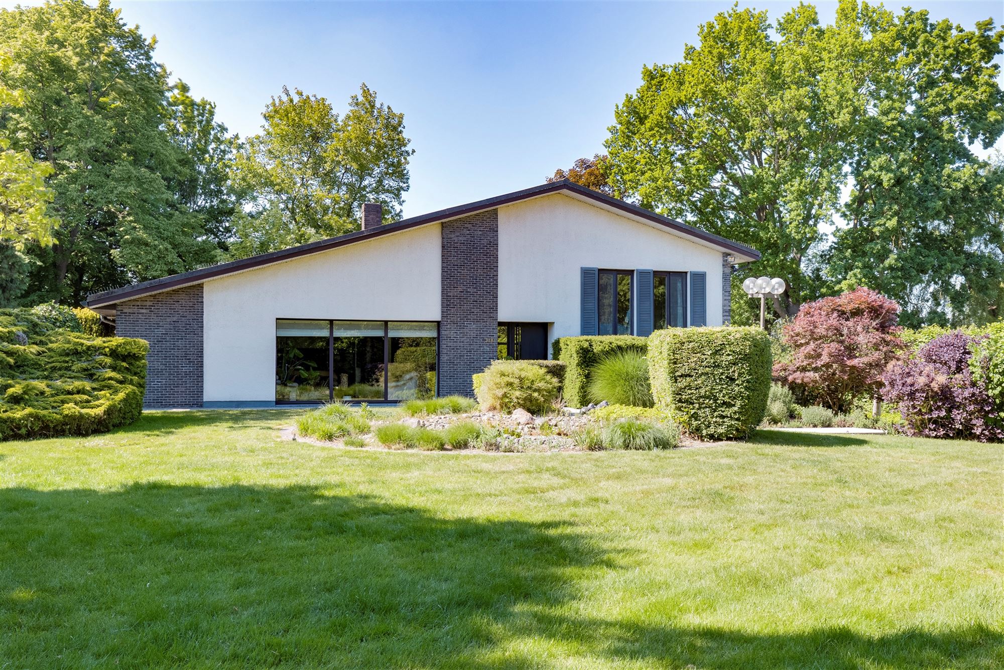 Ruime villa met 5 slpks en 3 bdks op een preceel van 2128m² foto 2