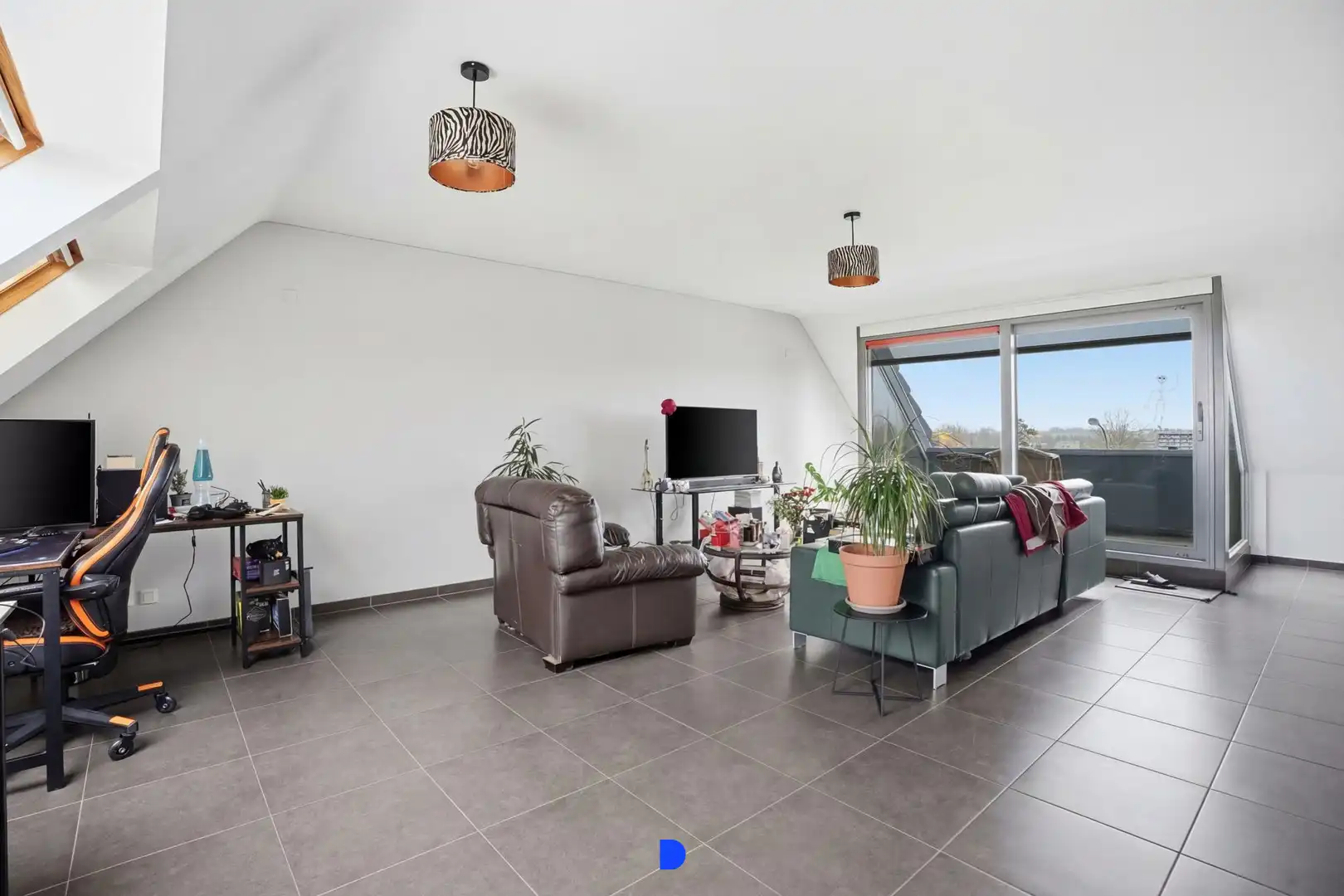 Zeer ruim dakappartement met leuke indeling foto 7