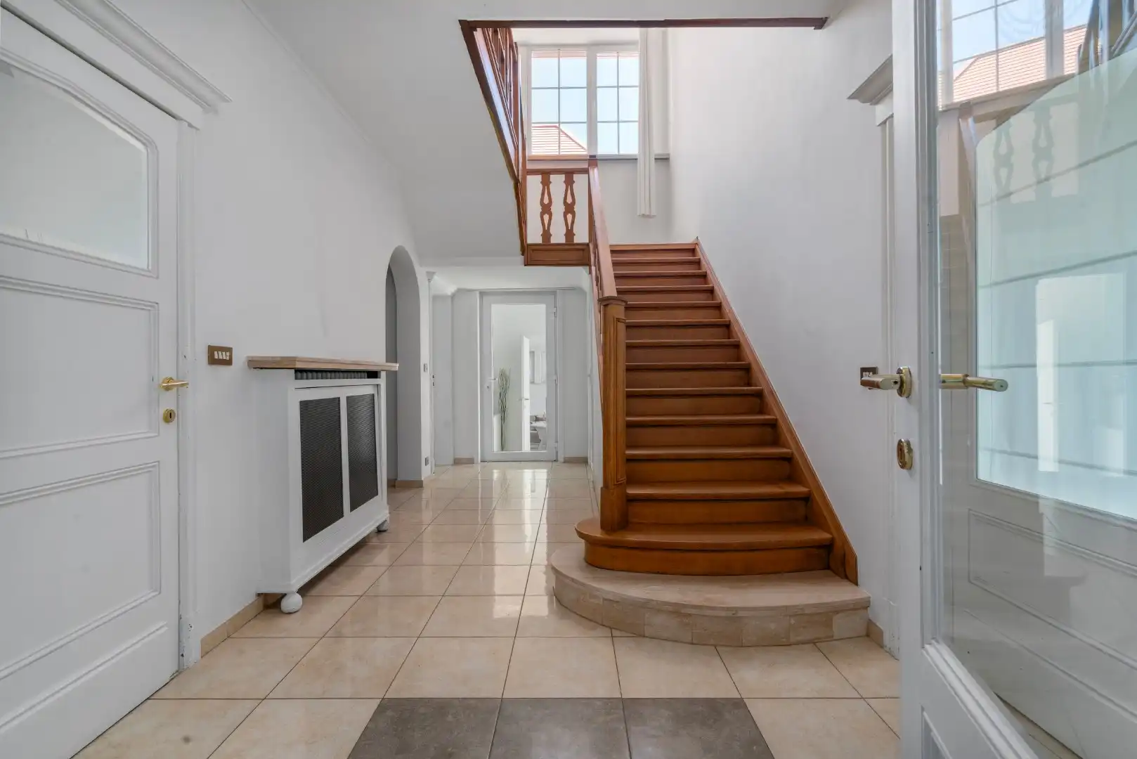 Stijlvolle villa met 5 slaapkamers op mooi perceel van 1325m² foto 8