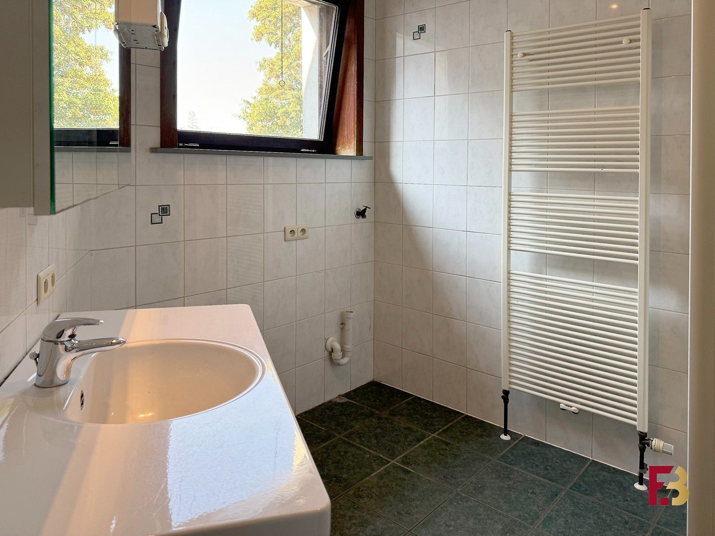 Ruime woning met polyvalente ruimte en 5 slaapkamers te Gent foto 9