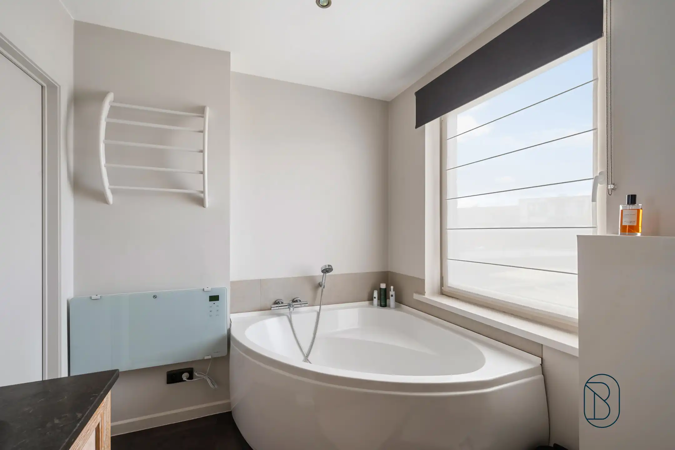 Topgelegen frituur en instapklaar duplex appartement foto 22