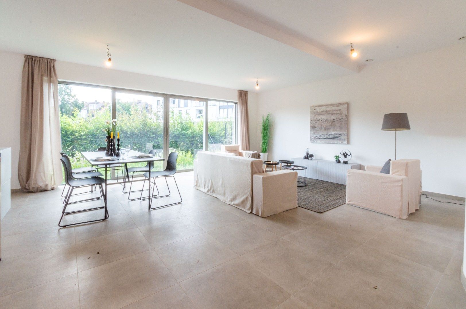 Nieuwbouwwoning met 3 slaapkamers, garage en tuin  foto 3