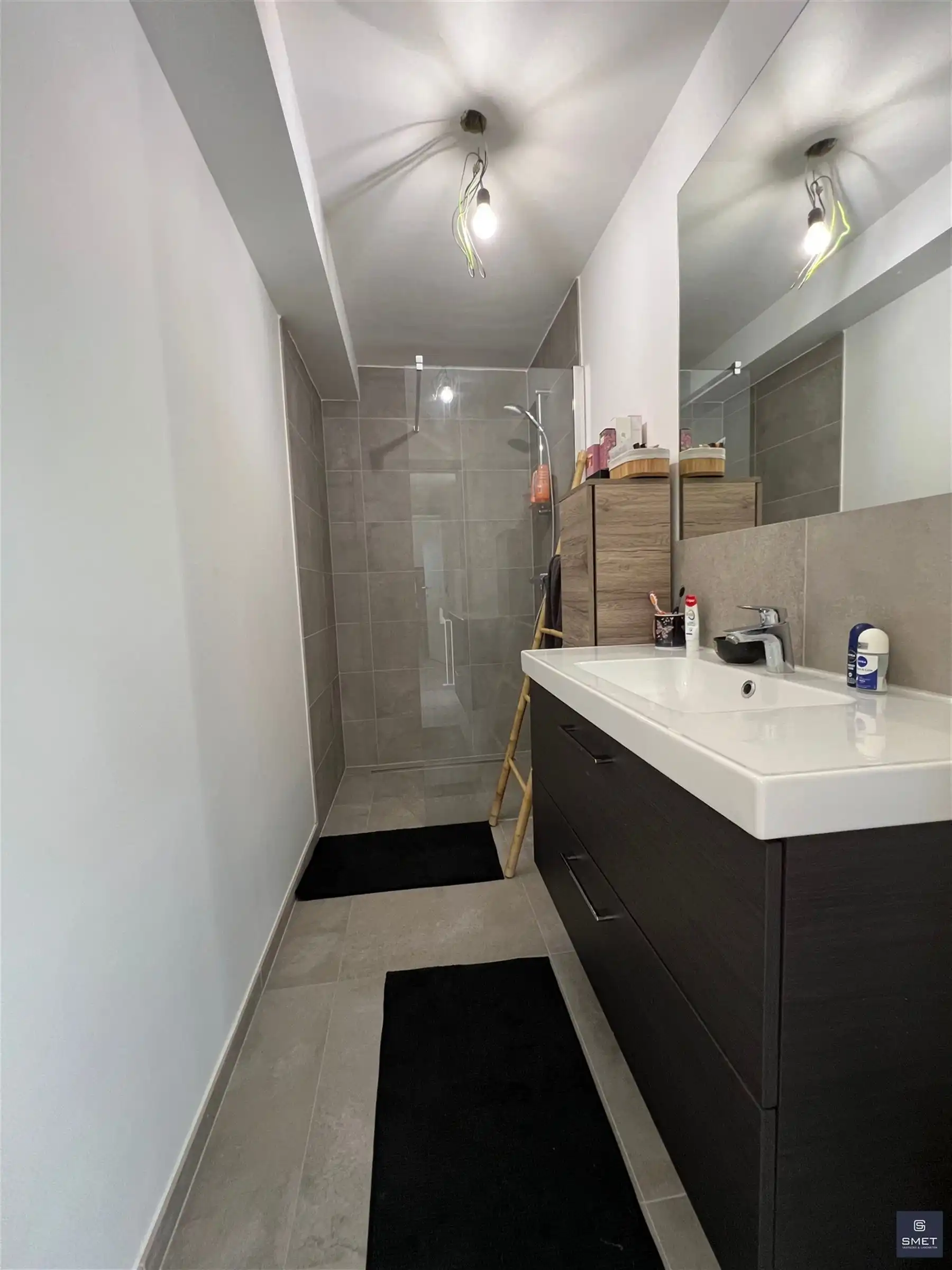 RECENT, MODERN APPART. MET 2 SLPKS EN AUTOSTAANPL. foto 12