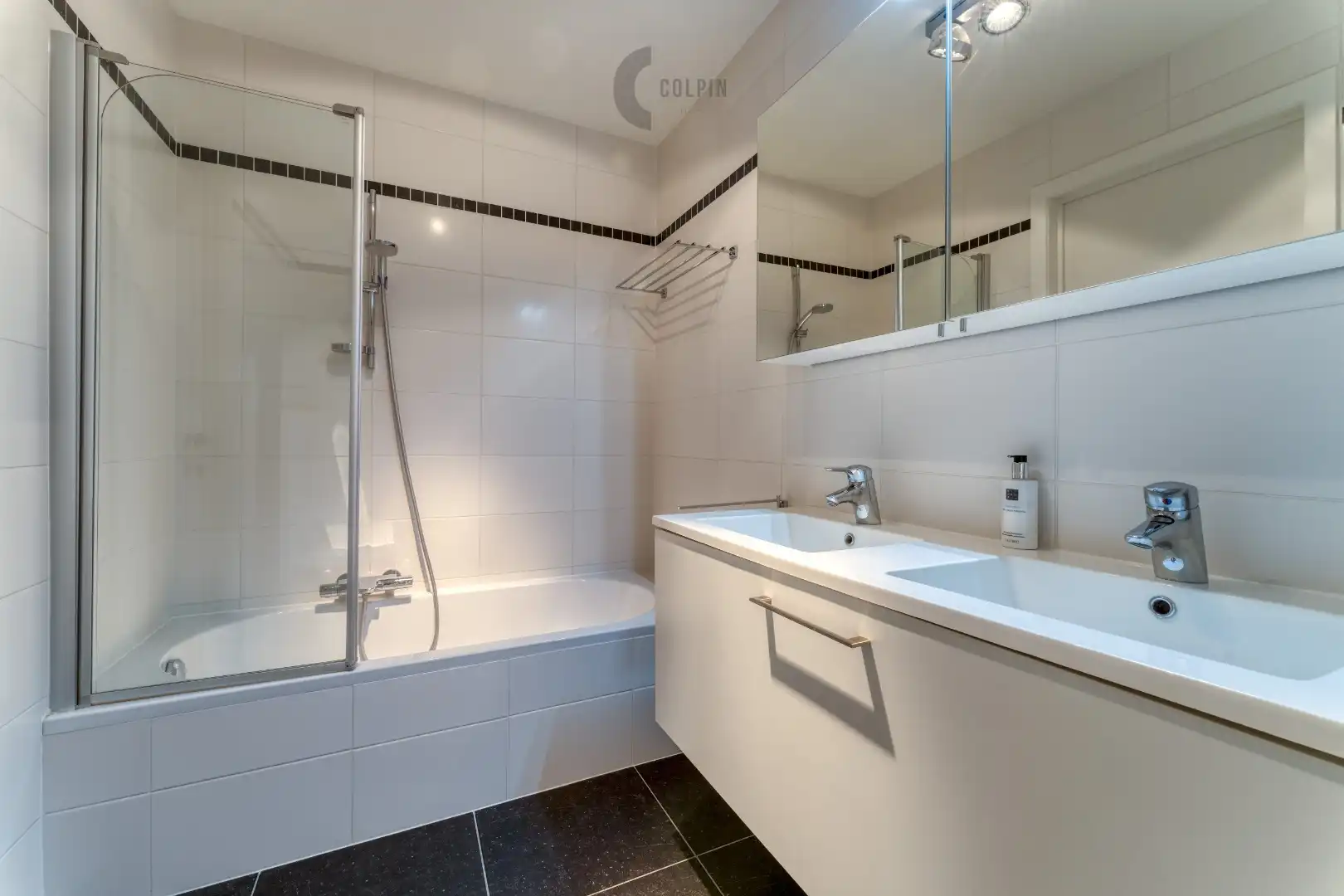 Ontdek dit zonnig appartement in de geliefde Knokkestraat – een unieke kans! foto 9