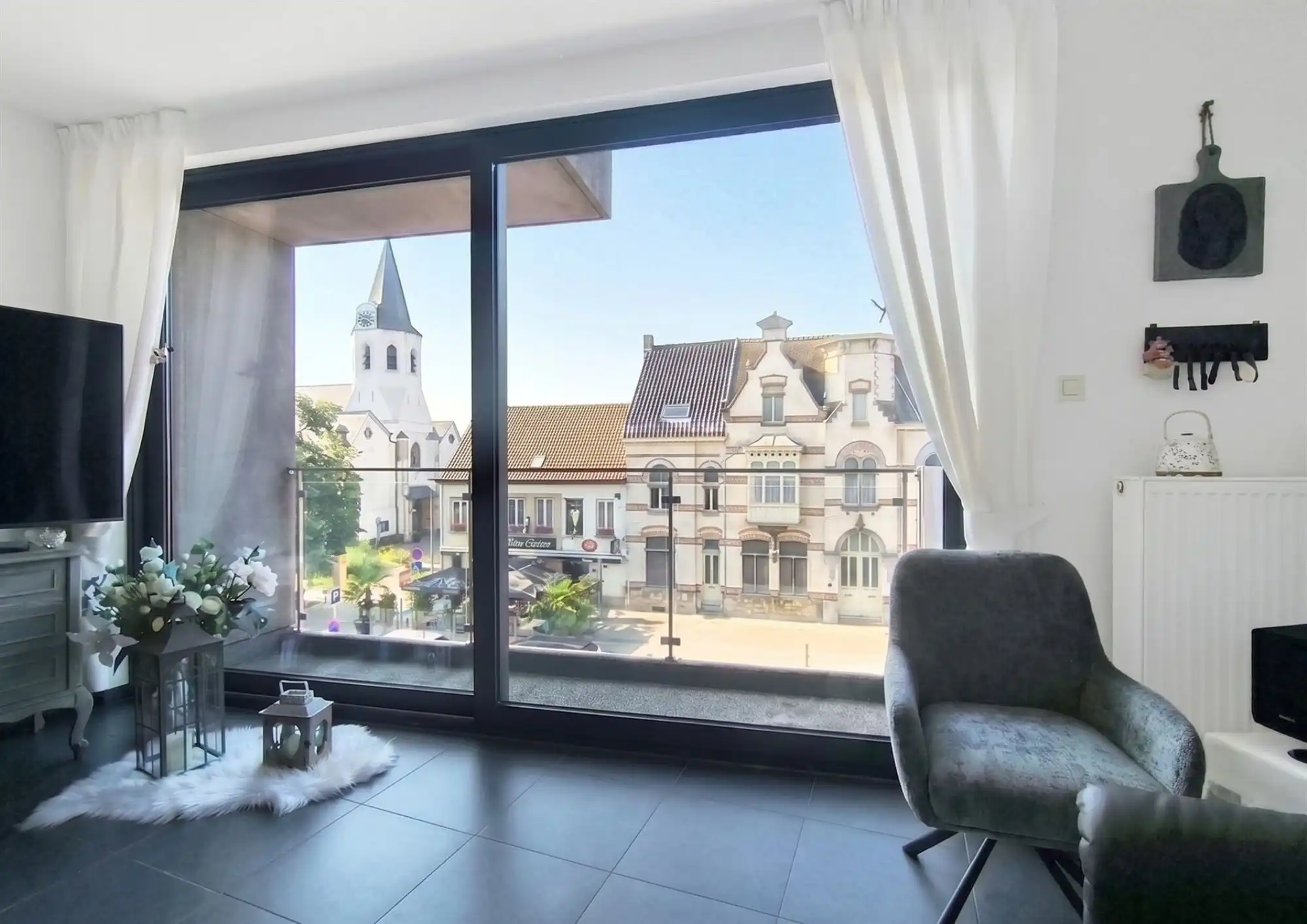 Fijn appartement met 2 slaapkamers, terras, inpandige grote garage en autostaanplaats foto 2
