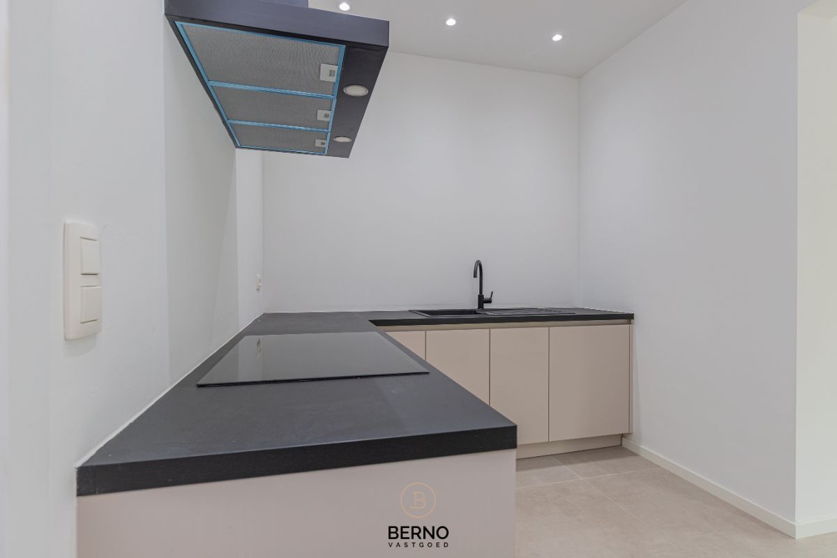 Vernieuwbouw woning met tuin foto 6