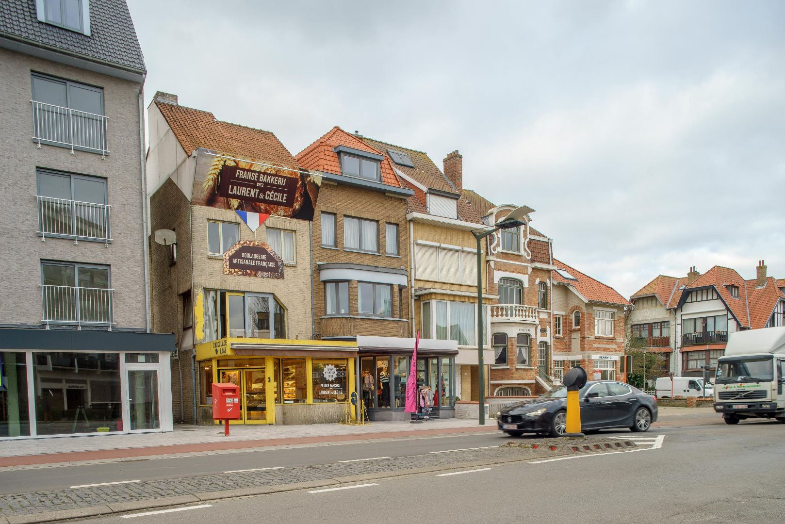 Handelspand bestaande uit bakkerij met woonst is gelegen in het centrum van Koksijde-Bad foto 4