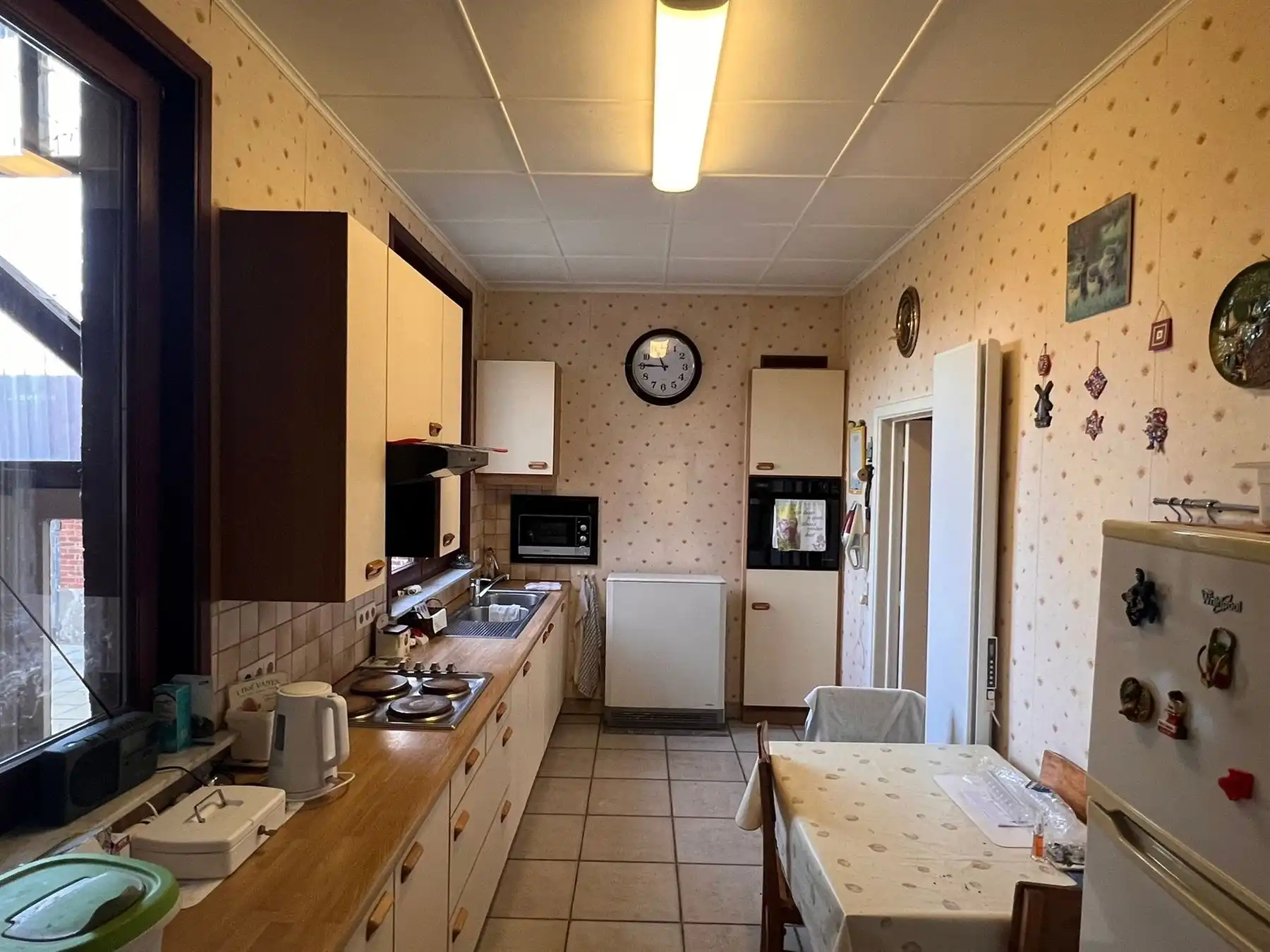 Dorpswoning onder de kerktoren foto 5