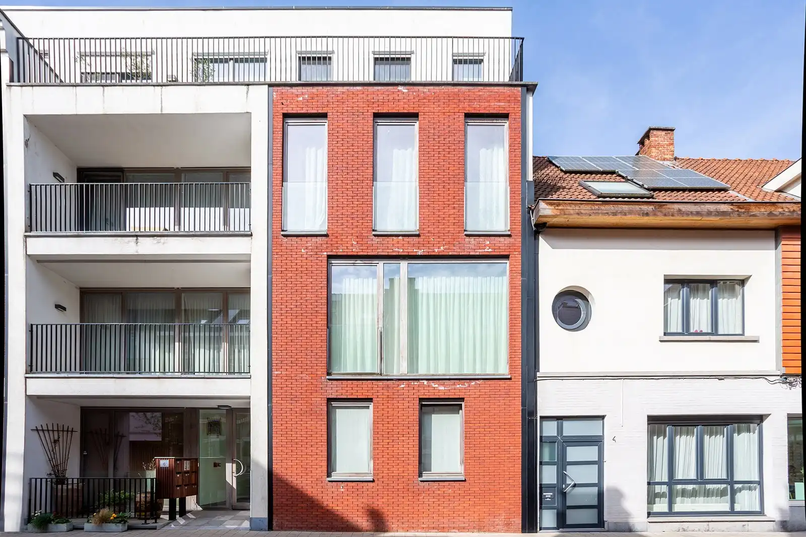 Slim wonen of zorgeloos investeren – stijlvolle nieuwbouwstudio met terras in Boechout foto 5