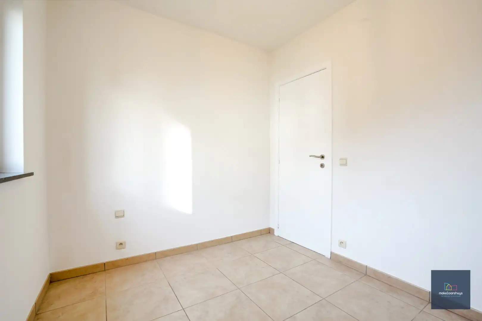 Goedgelegen 2slpk-appartement met terras en staanplaats foto 16