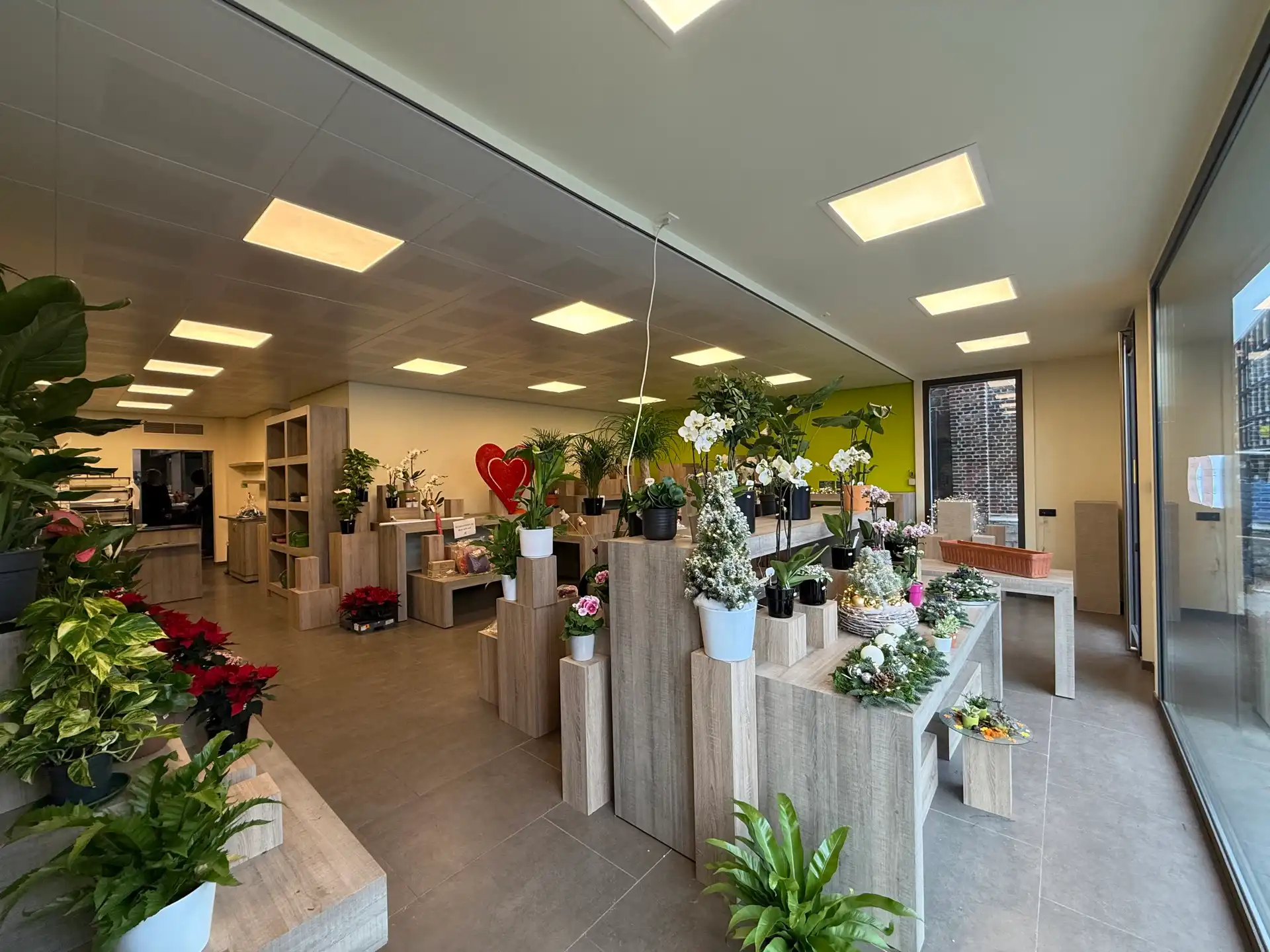 AALST-CENTRUM - Commercieel handelspand met ruim appartement op TOPlocatie. foto 5