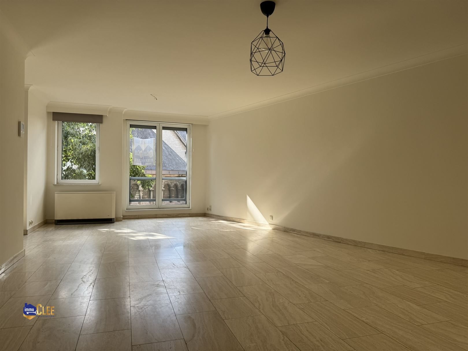 Ruim gerenoveerd appartement op het Sint-Martenplein foto 3