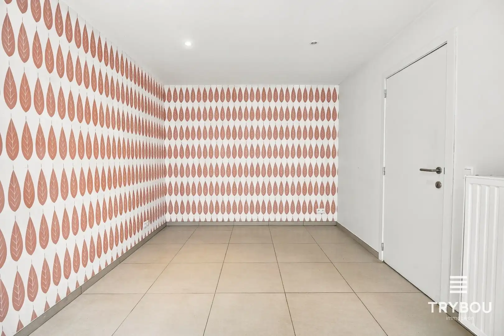 Ruime rijwoning in het centrum van Ieper! foto 7